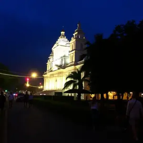 Best Nightlife in República: Areas, Safety and Local Nightlife Tips