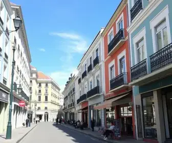 What to Buy at 25 de Março: Practical Visitor Guide
