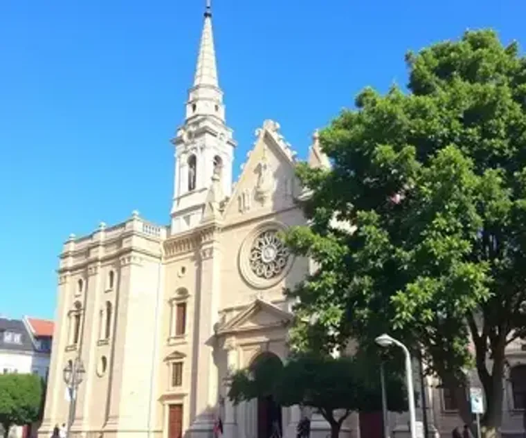 Is Santa Cecília Safe for Tourists? What Tourists Should Know