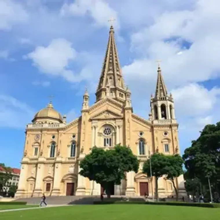 How to Get to Mosteiro de São Bento in São Paulo: Best Routes, Costs and Safety Tips