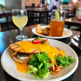 Best Restaurants Near Beco do Batman: Local Picks, Areas and What to Order